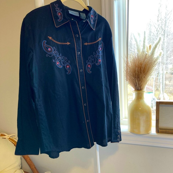 Wrangler Tops - Women’s Western Button Up